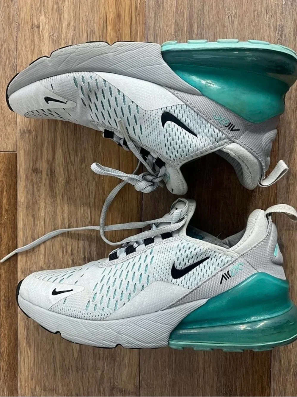 Nike White Sneakers with Teal Heel Air Unit